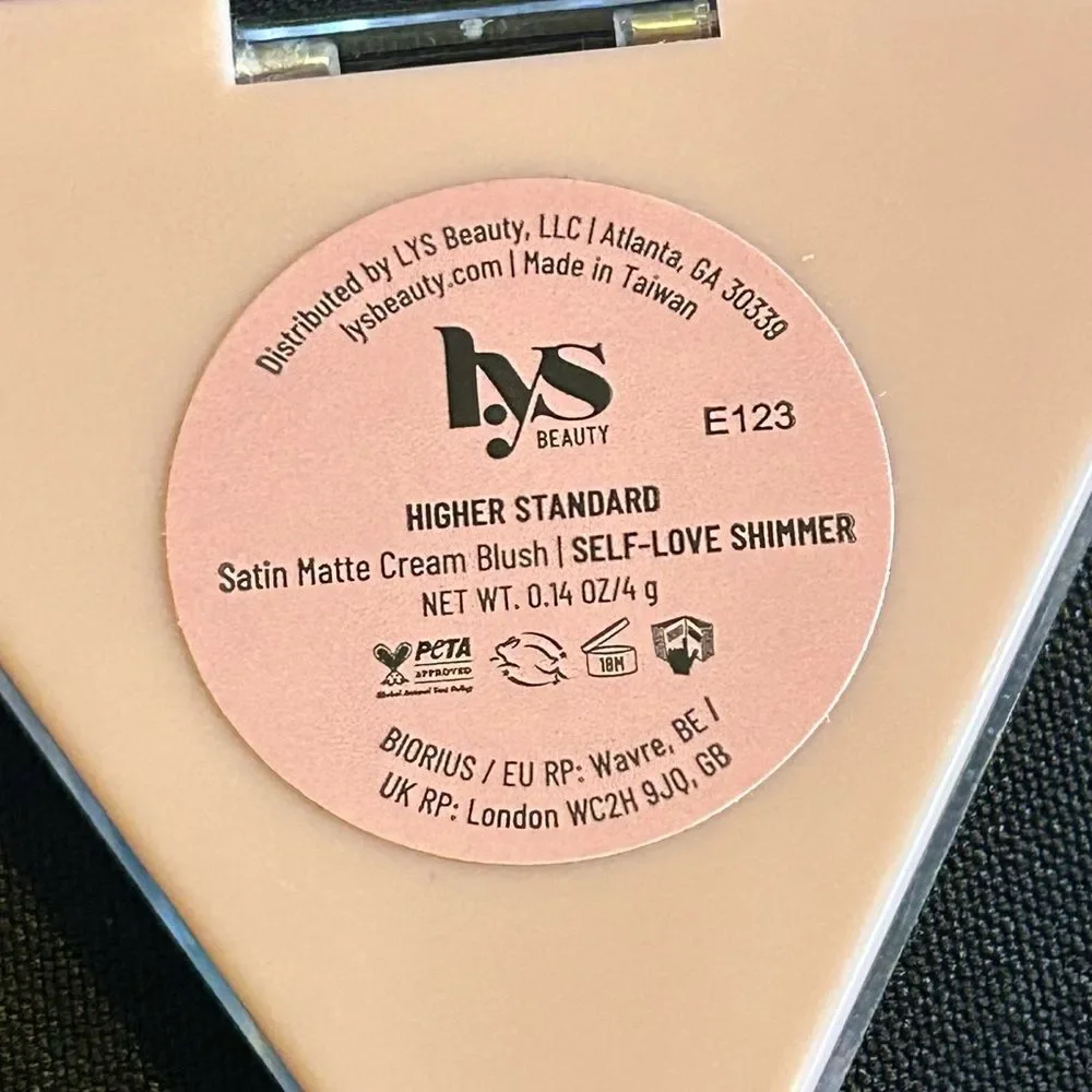 🌻 LYS Beauty Triangle Blush New HUMBLE Cool Soft Pink